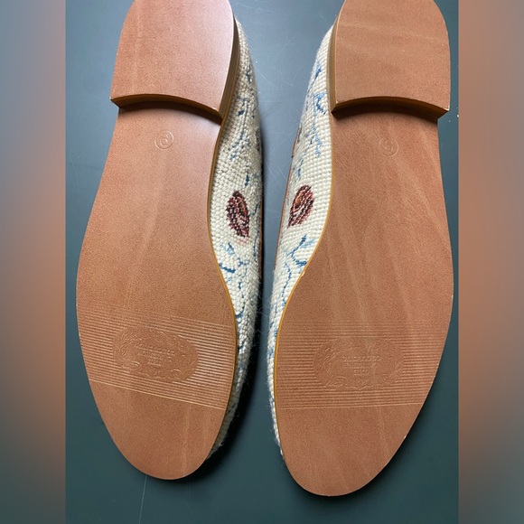 New Larkspur Collection Crab needlepoint loafer - Picture 4 of 5